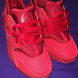 Nike Huarache red